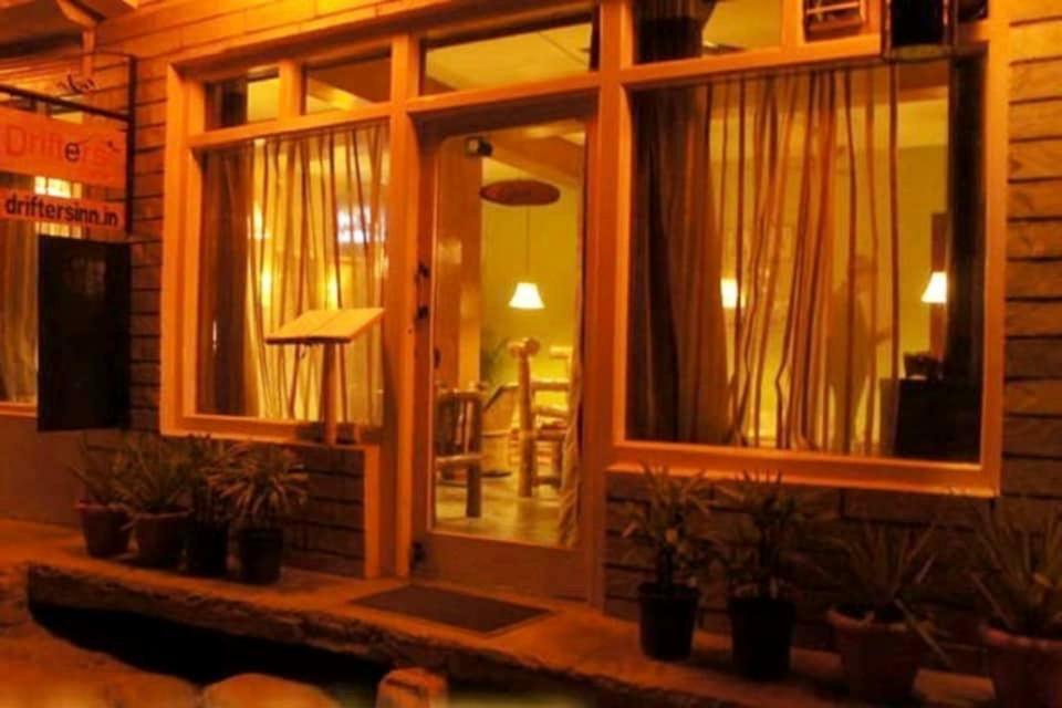 Drifter'S Inn & Cafe 마날리 외부 사진